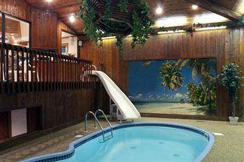 Brown Deer Sybaris Pool Suites Mequon מראה חיצוני תמונה