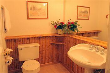 Brown Deer Sybaris Pool Suites Mequon מראה חיצוני תמונה